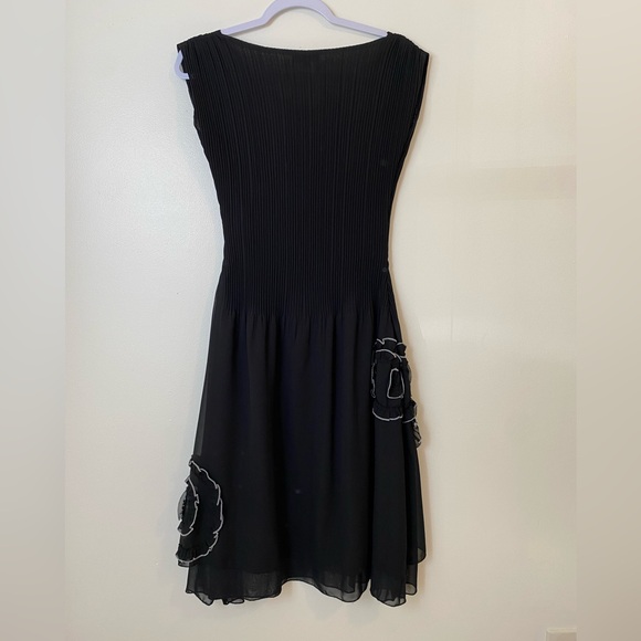 Veeca Dress in Black Size Small - Picture 5 of 7